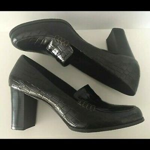 Liz Claiborne Zoya Mock Croc Block Heel